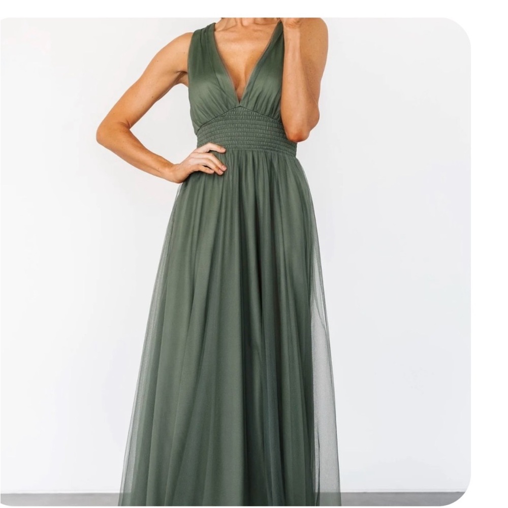 Elegant Olive Green V-Neck Maxi Dress